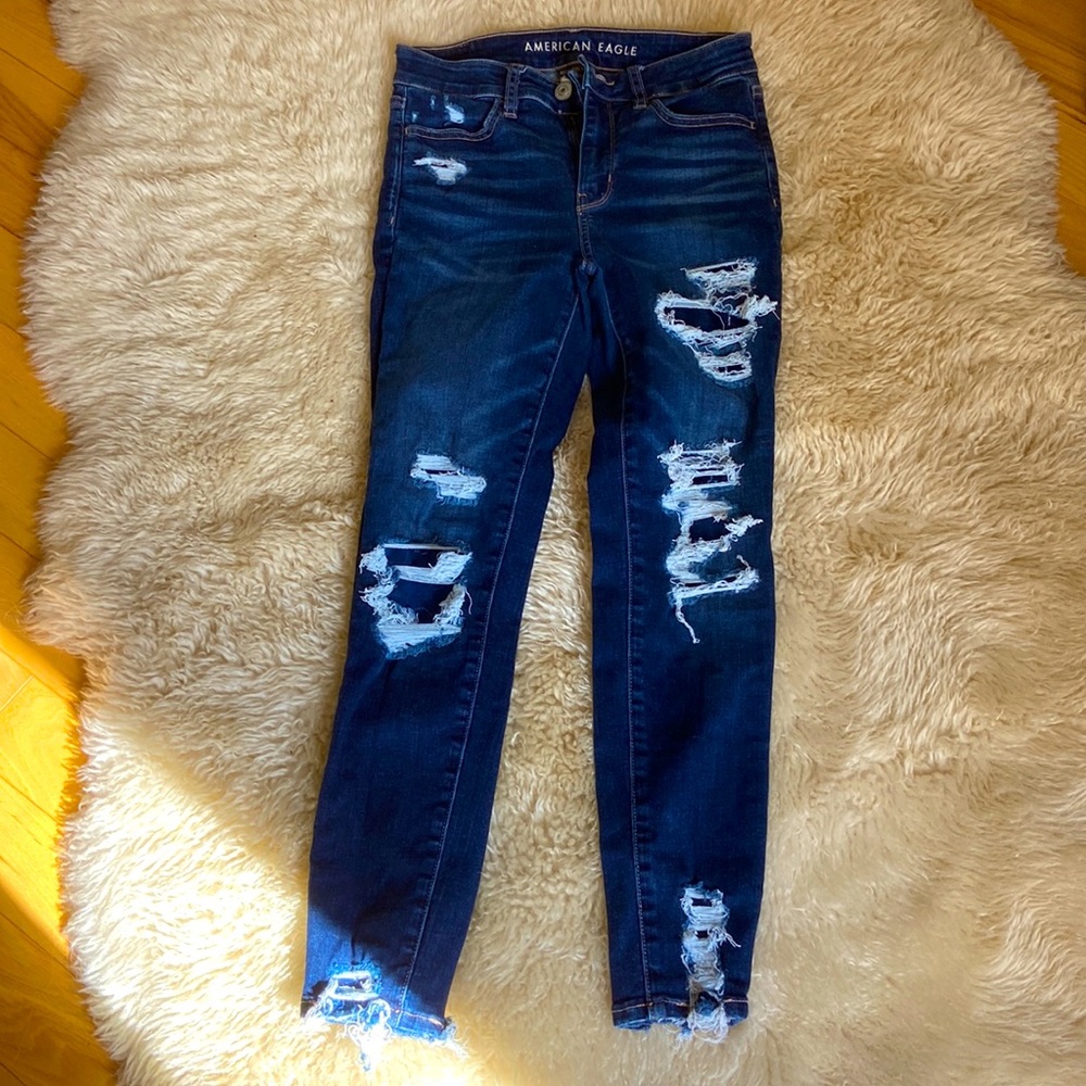Size 4 women’s next level stretch American Eagle jeans.